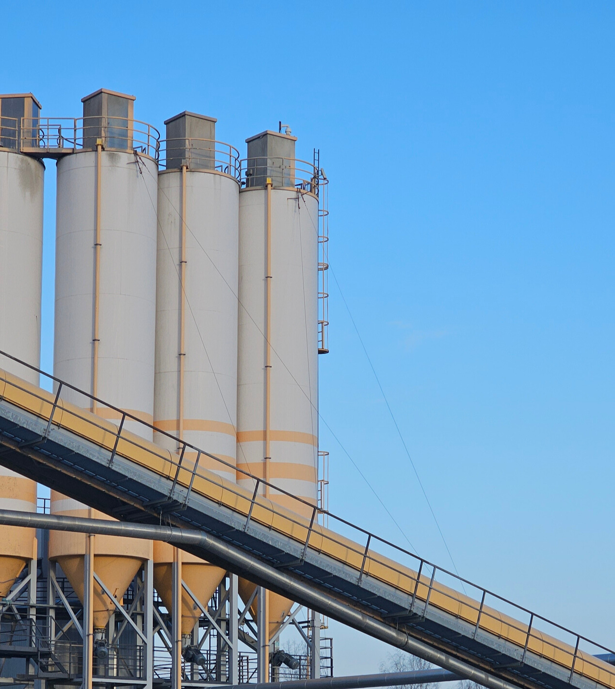 Töötervishoid ja tööohutus (TTO) on valdkonnad, mis võivad kiiresti muutuda dokumentide laviiniks. Koolituste aegumised, tervisekontrollid, riskianalüüsid ja ju